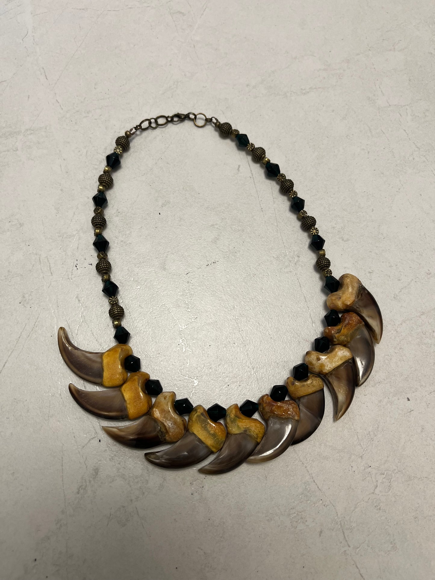 10 Bear Claws Necklace