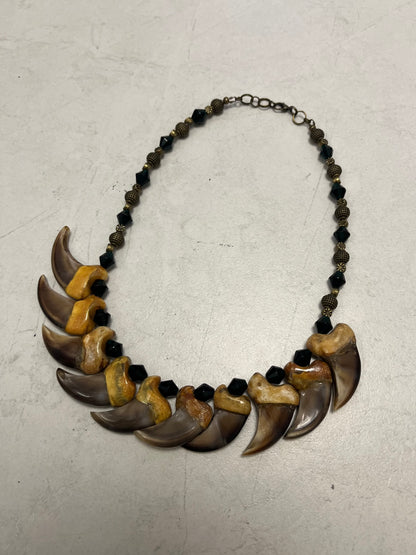 10 Bear Claws Necklace