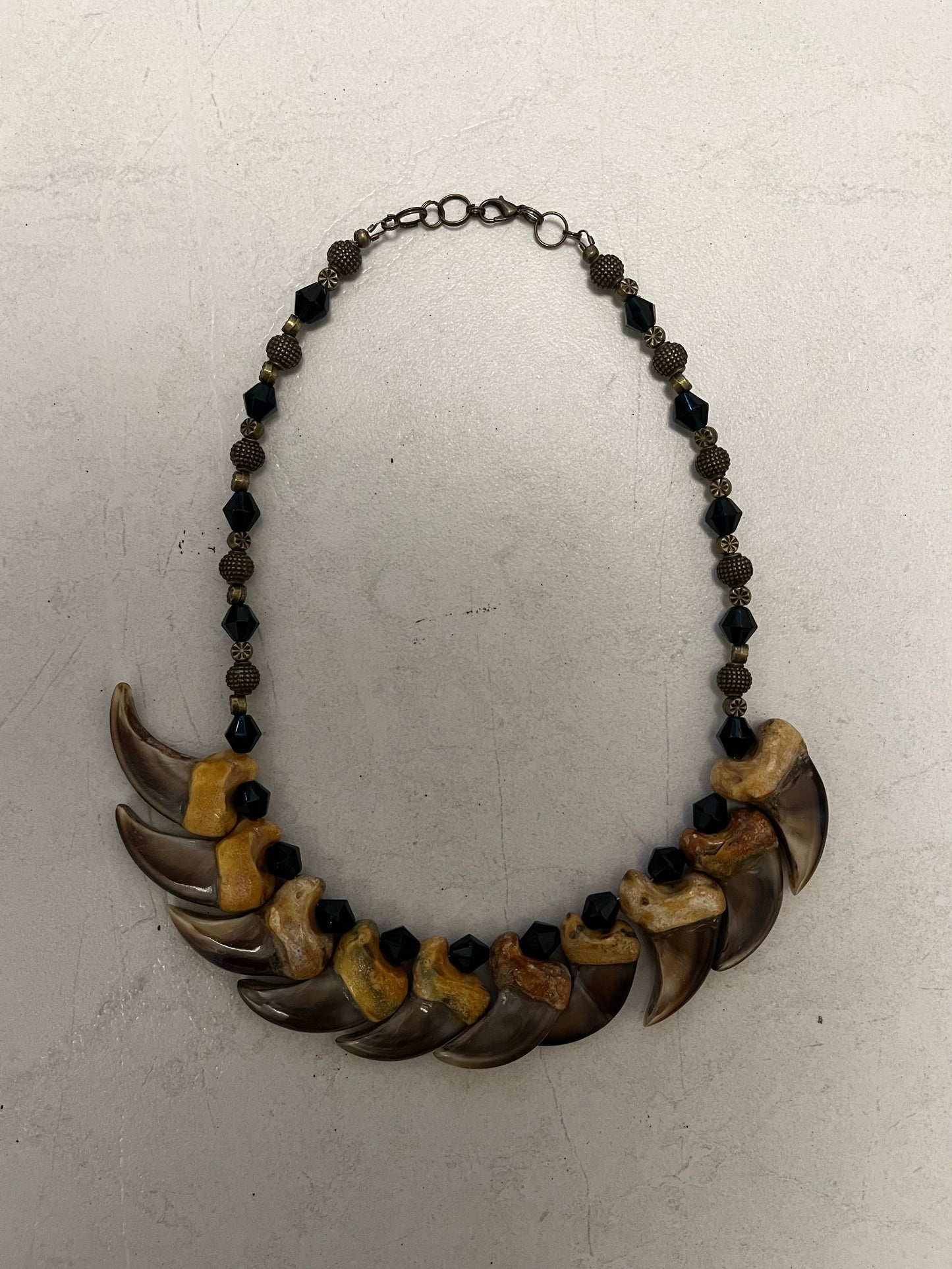 10 Bear Claws Necklace